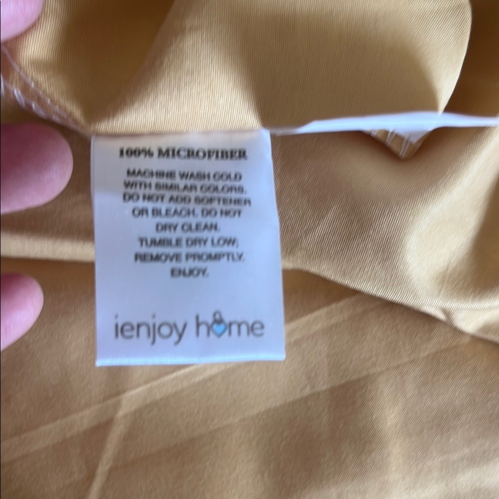 White and Gold King Bedskirt - Picture 3 of 3